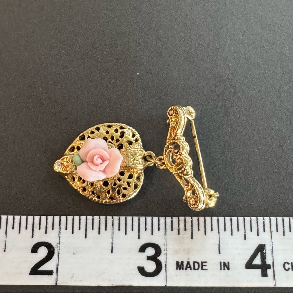 Rose & Heart Pin - Picture 5 of 5